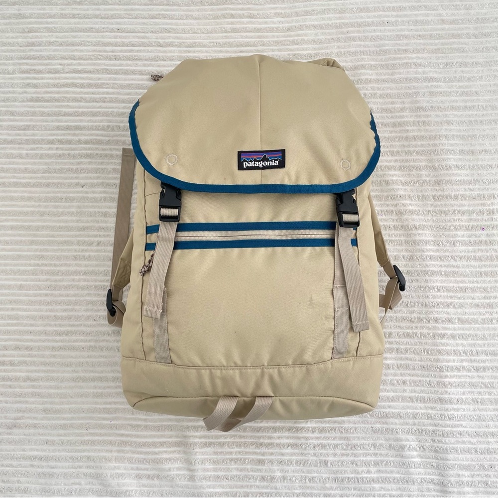 Patagonia Arbor Classic 25L Unisex Beige Backpack - Picture 5 of 11